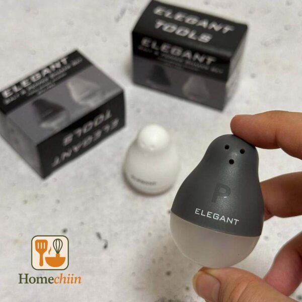 Salt pepper shaker set